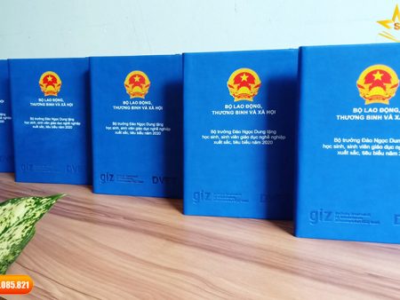 Quà Tặng Sổ Da In Logo Ấn Tượng